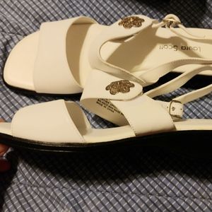 New Womens Laura Scott White Sandals size 10